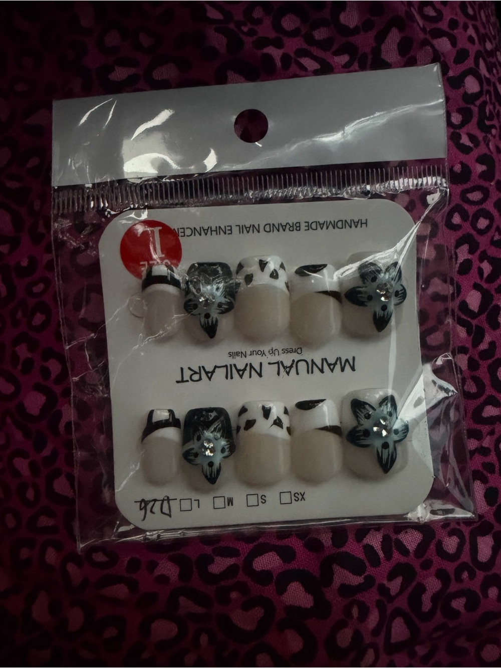 Handmade Black & White Floral Kids False Nail Set